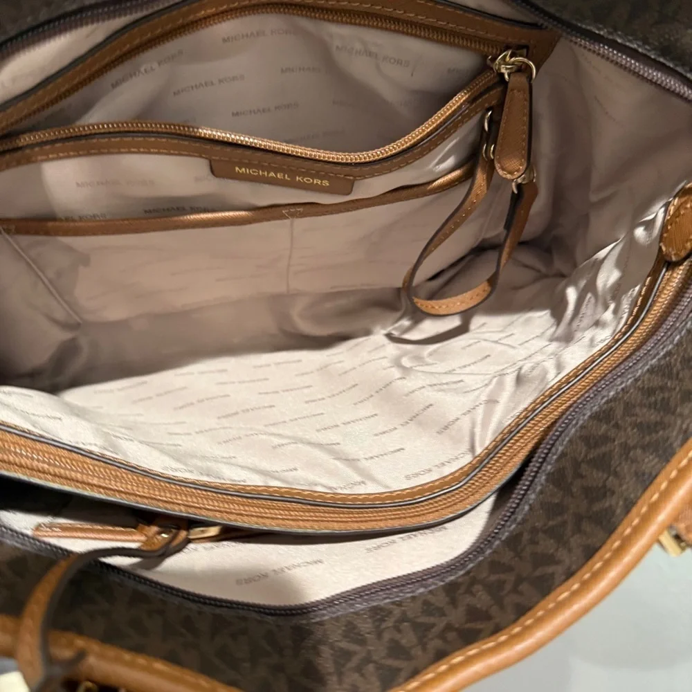 Michael Kors Tote Bag Monogram Large Brown Tan Pockets